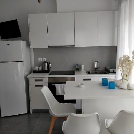Nea Stira Kondilia * Nea Styra