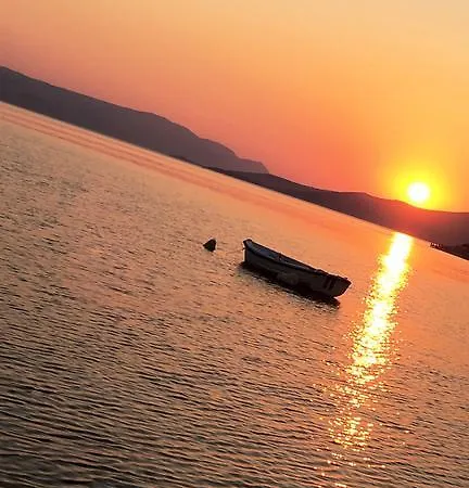 Apartament Nea Stira Kondilia *