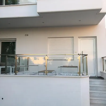 Nea Stira Kondilia * Nea Styra